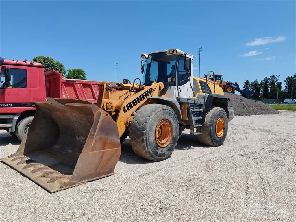 Liebherr L566 Kolesni nakladalci
