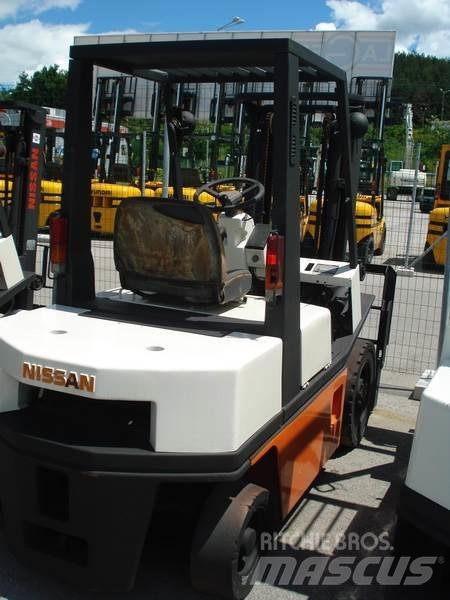 Nissan NH02M20 Viličarji - drugo