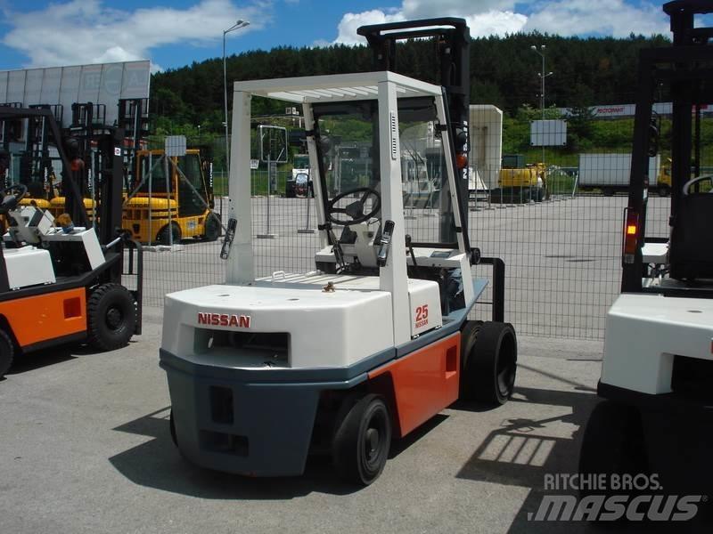 Nissan PH02M25 Viličarji - drugo