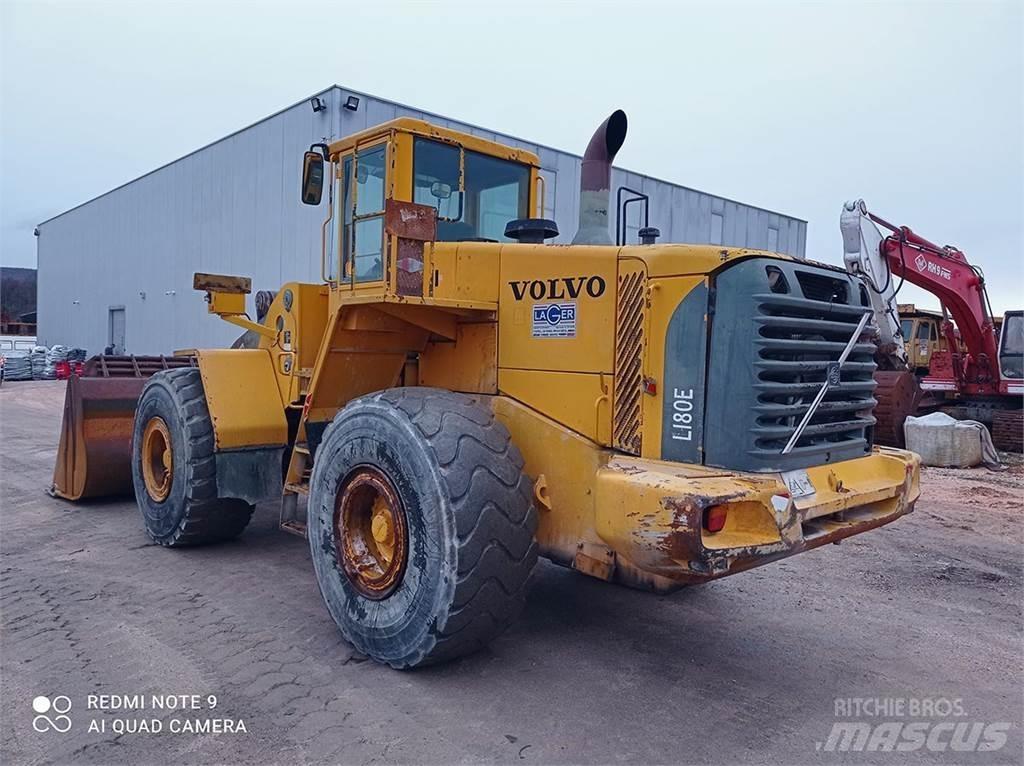 Volvo L180E Kolesni nakladalci