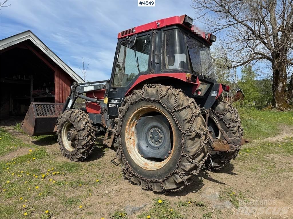 CASE 685 XL Traktorji