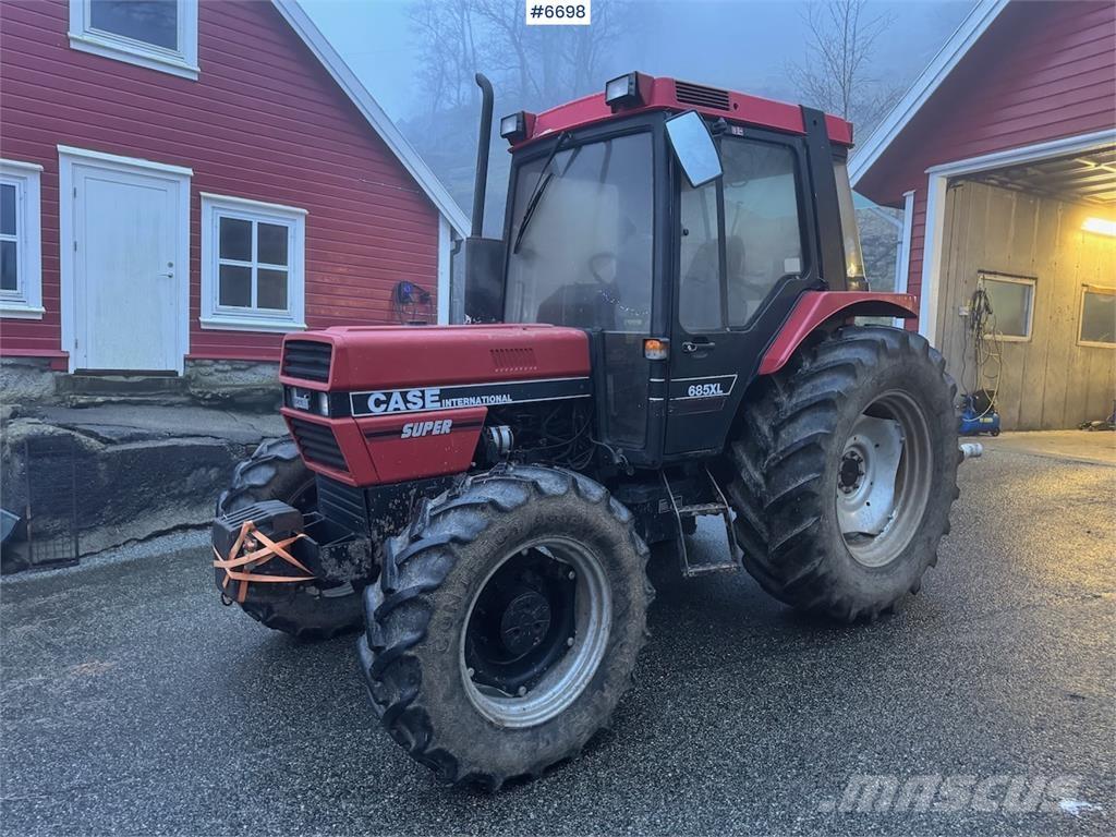 Case IH 685 XL Traktorji