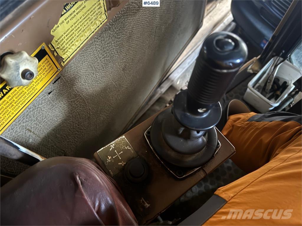 CAT 205 LC Bagri goseničarji