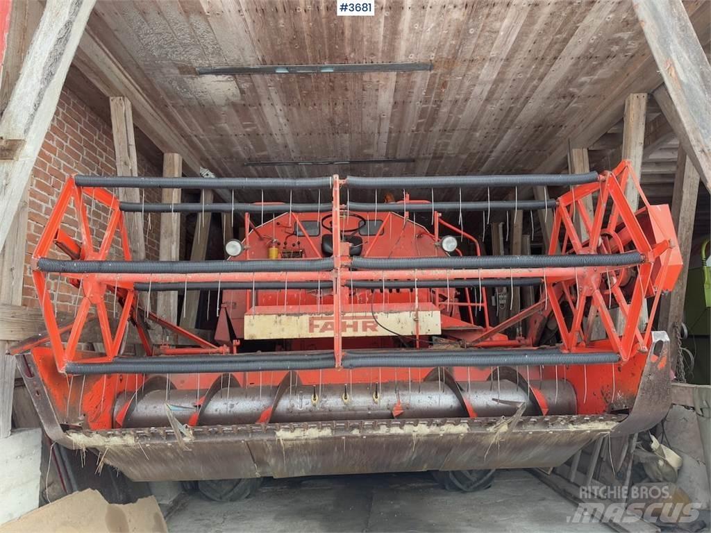 Deutz Fahr M900 Kombajni