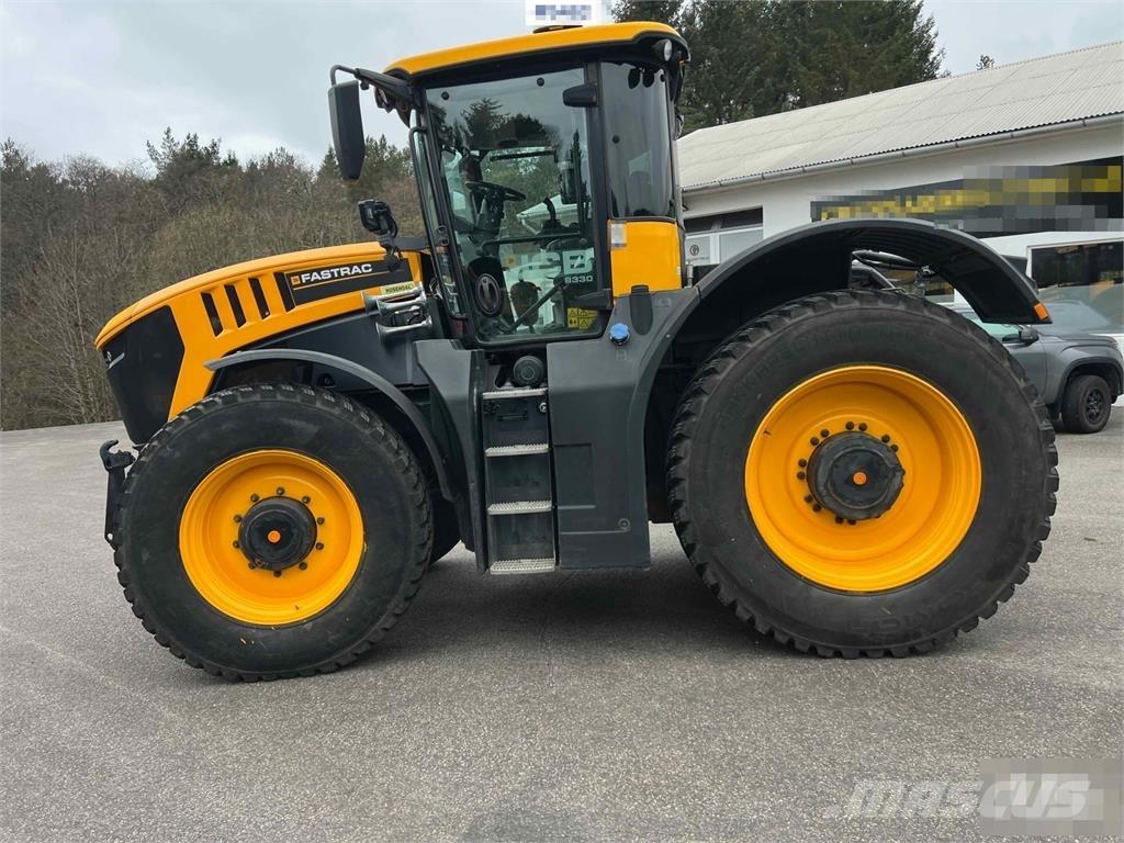 JCB Fastrac 8330 Traktorji