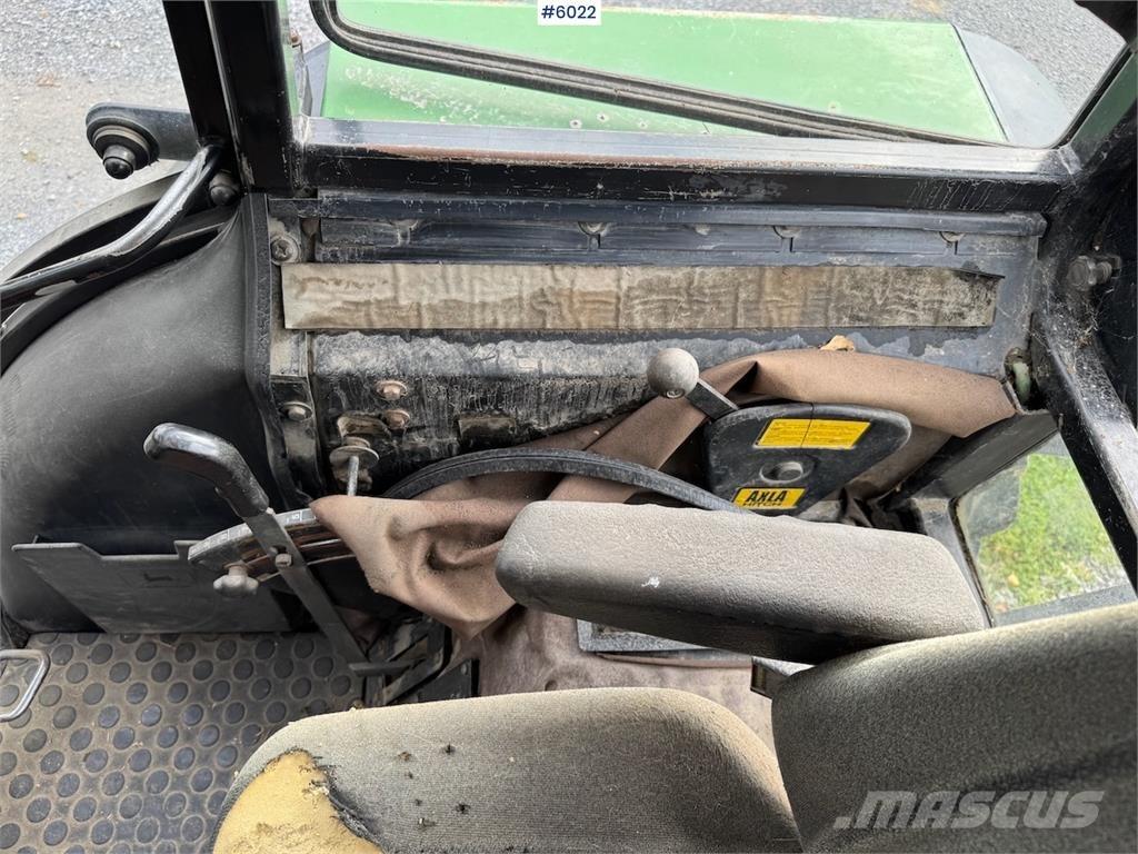John Deere 1950 Traktorji