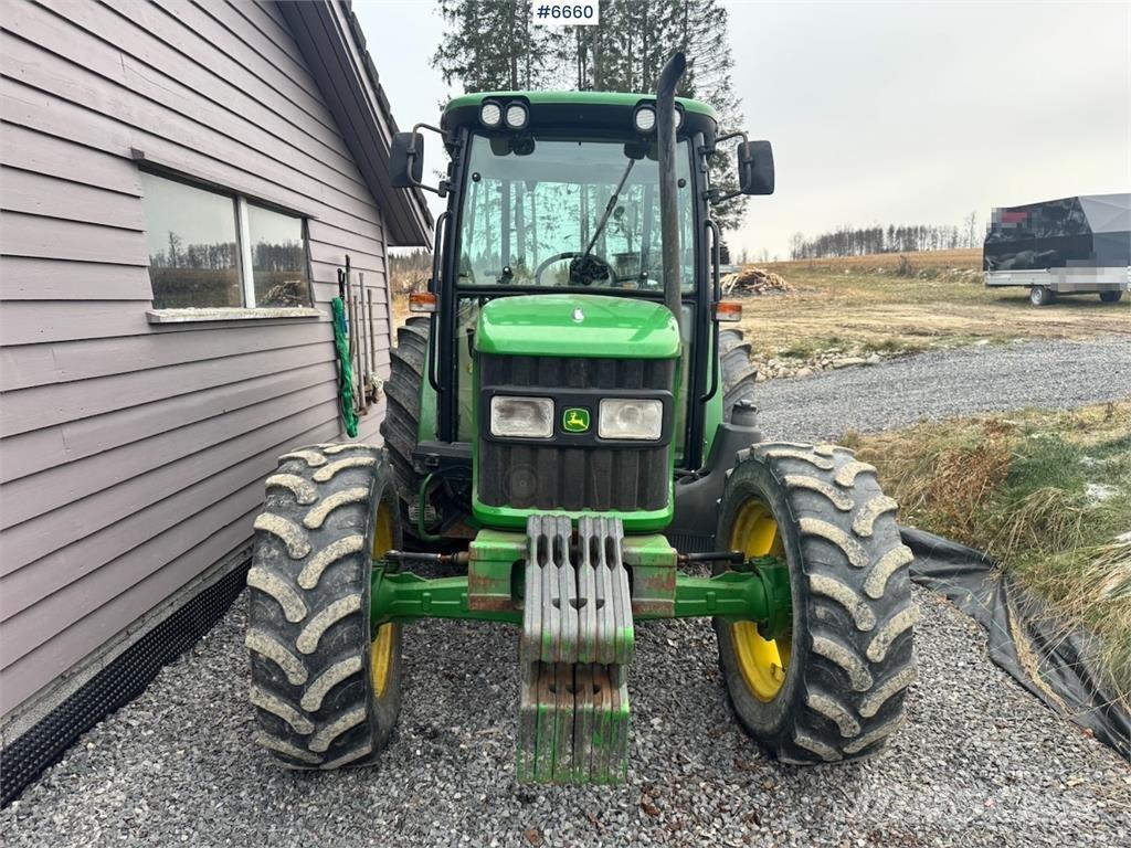 John Deere 5515 Traktorji