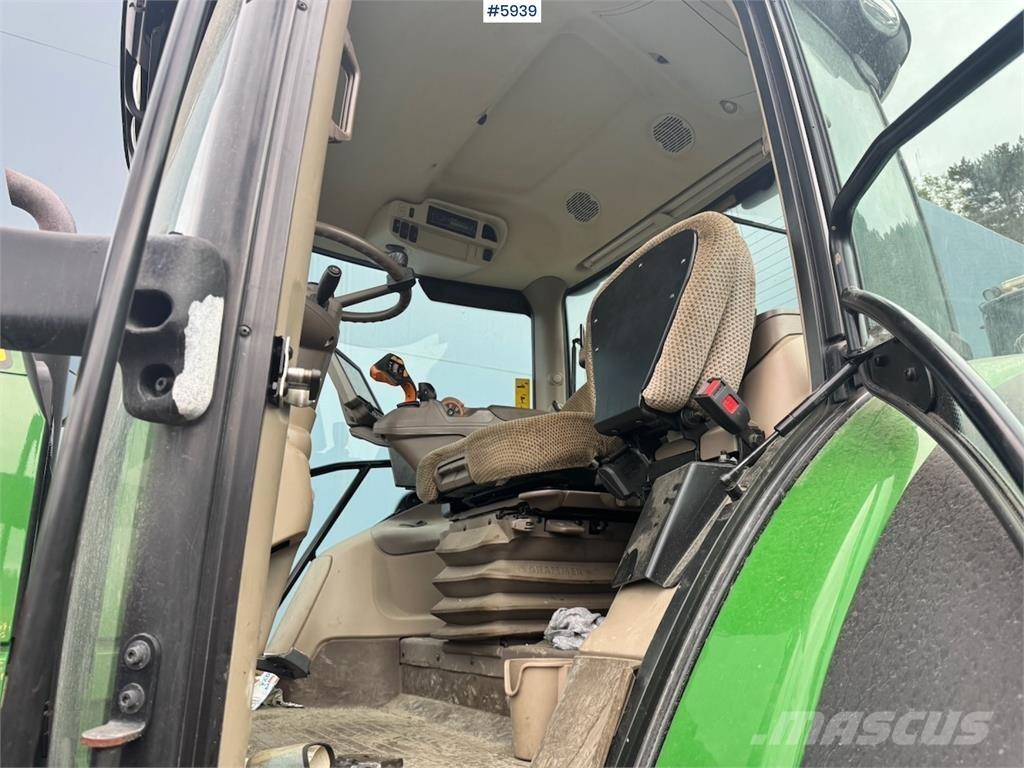 John Deere 6215R Traktorji
