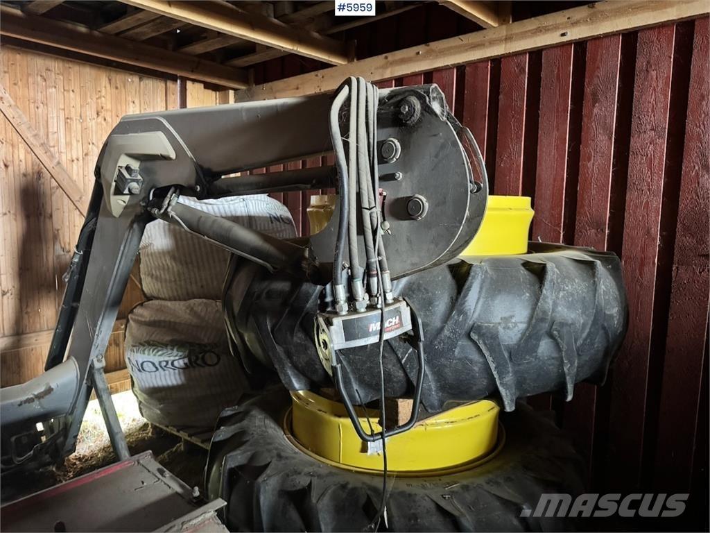 John Deere 6930 Traktorji