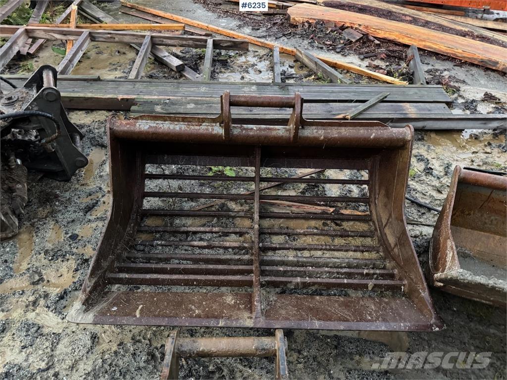 Kato HD 308 US Bagri goseničarji