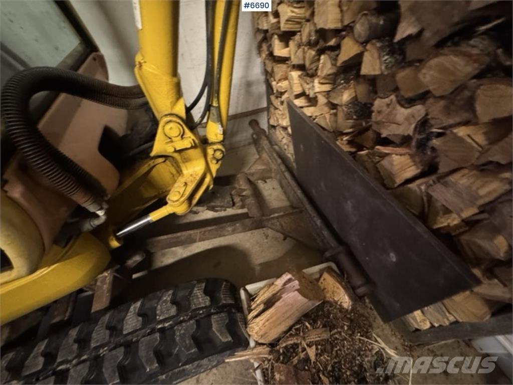 Komatsu PC15R Bagri goseničarji