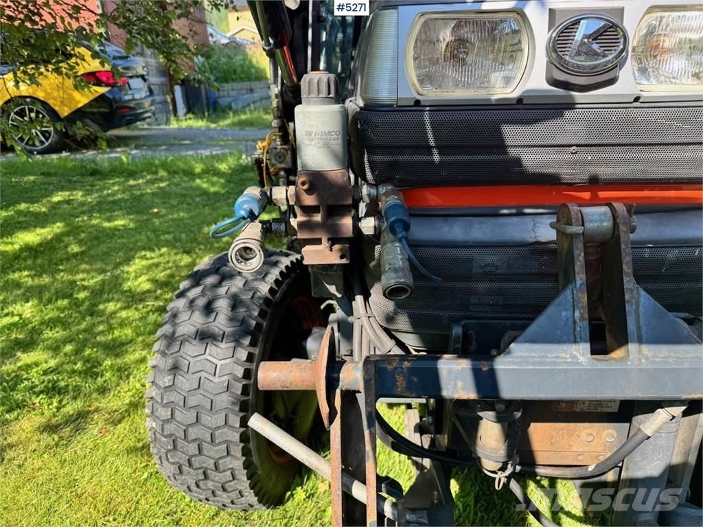 Kubota STA-35 Traktorji