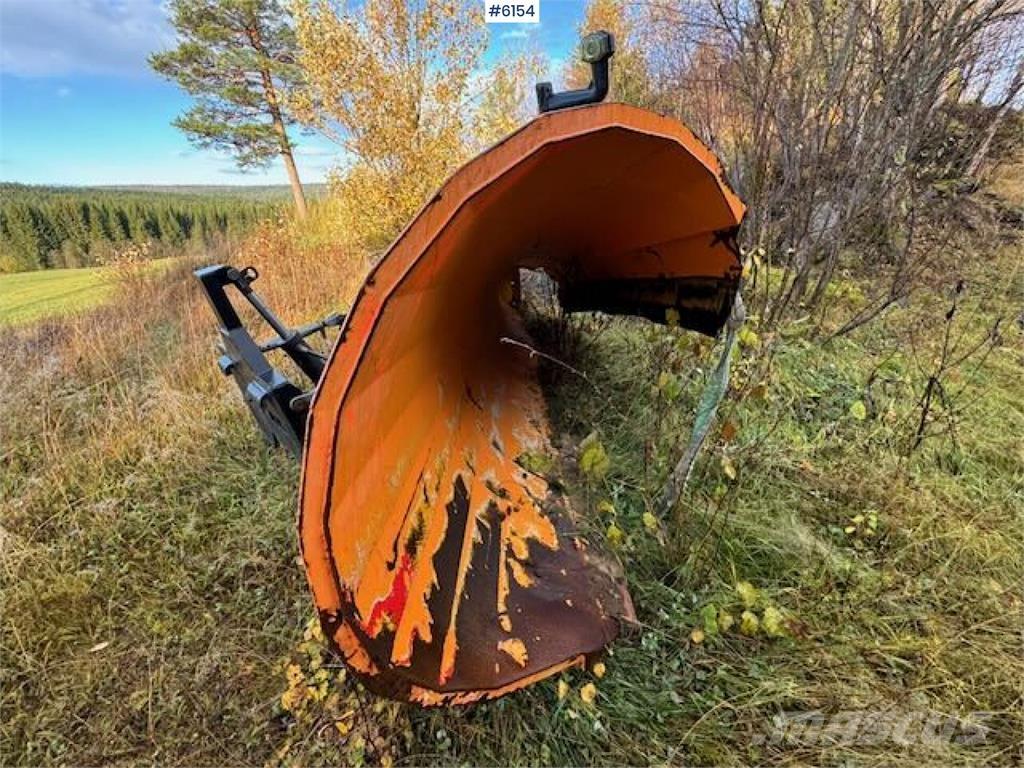  Øveraasen D2285 B Snežne deske in plugi