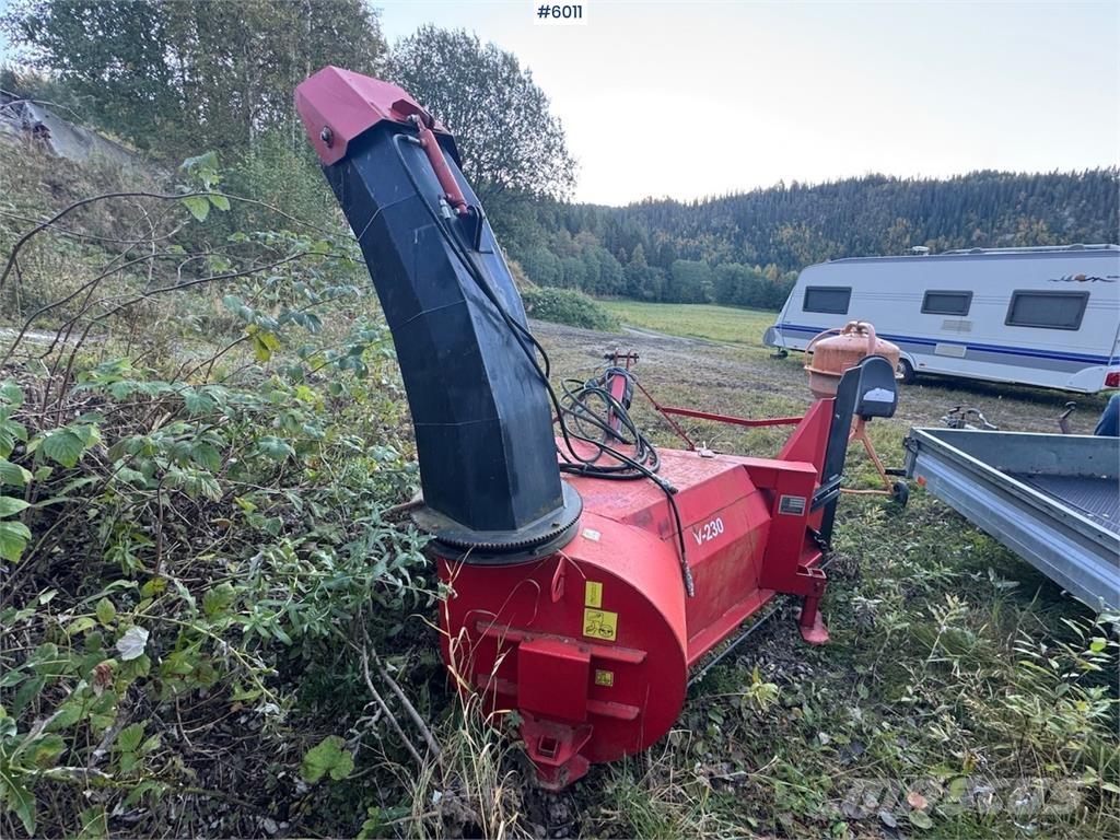 Sisu Handel V-230 Snežne deske in plugi
