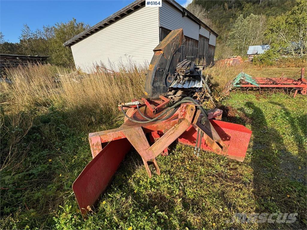  to-trinns Snøfres Snežne deske in plugi