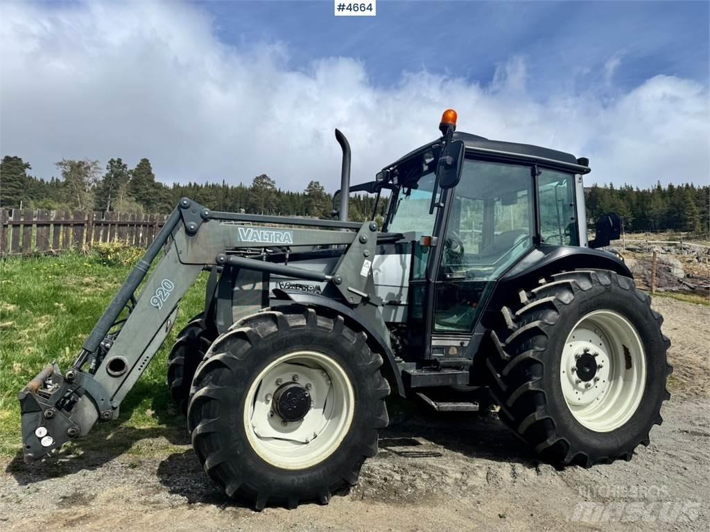 Valtra A85-4 Traktorji
