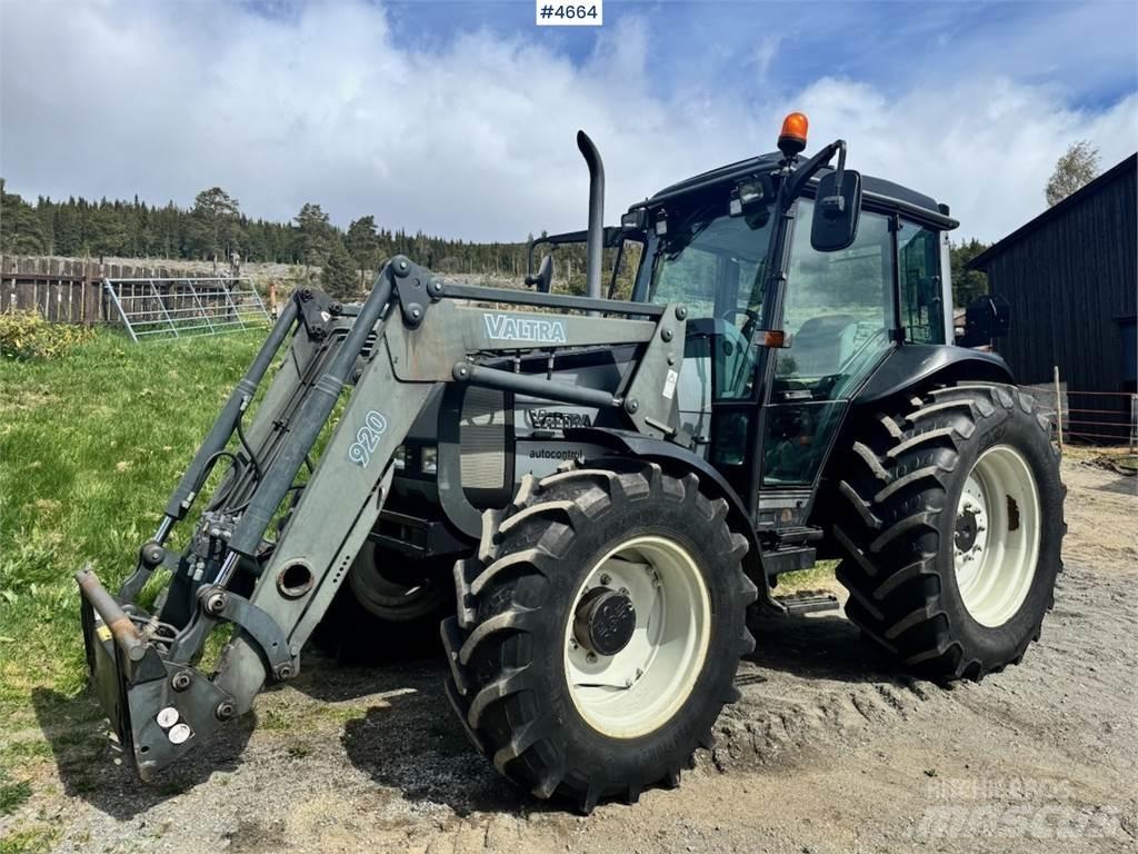 Valtra A85-4 Traktorji