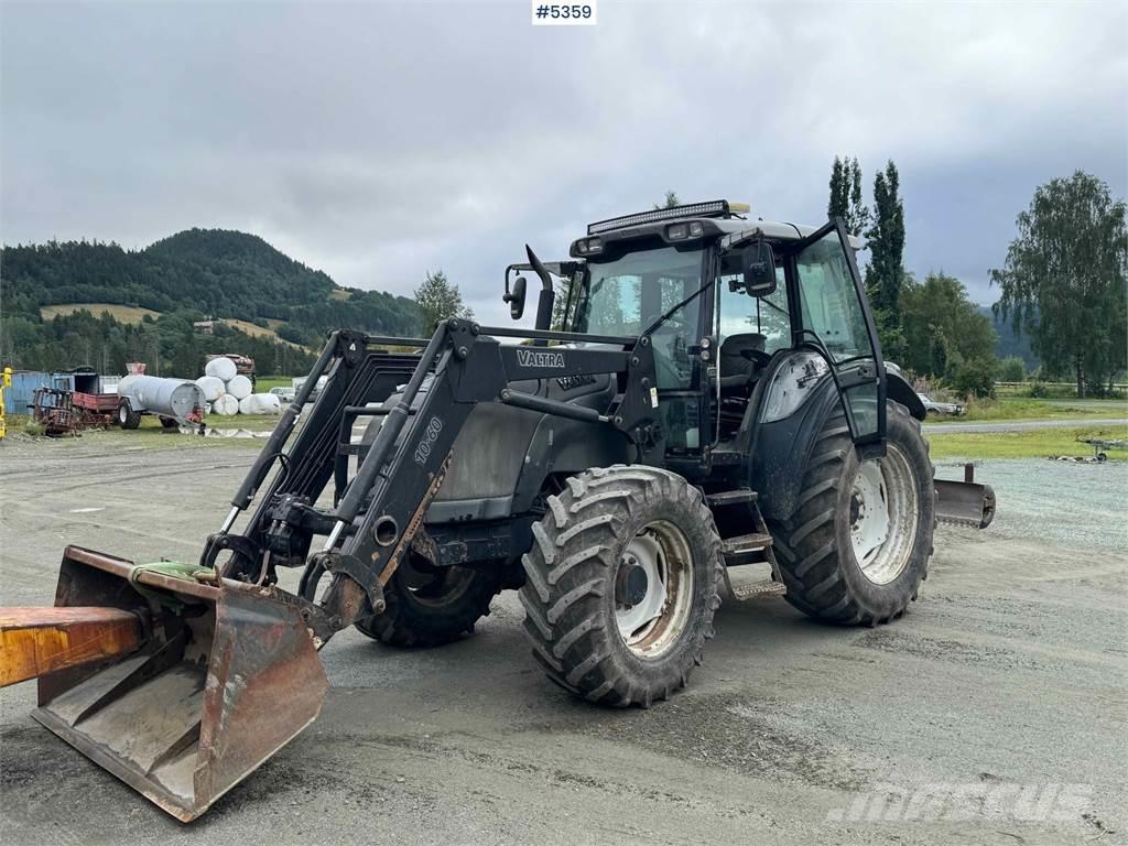 Valtra M120-4 Traktorji