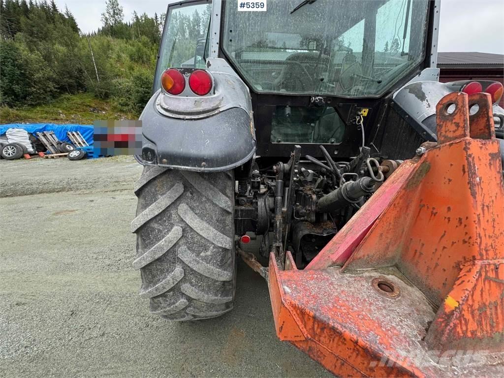 Valtra M120-4 Traktorji