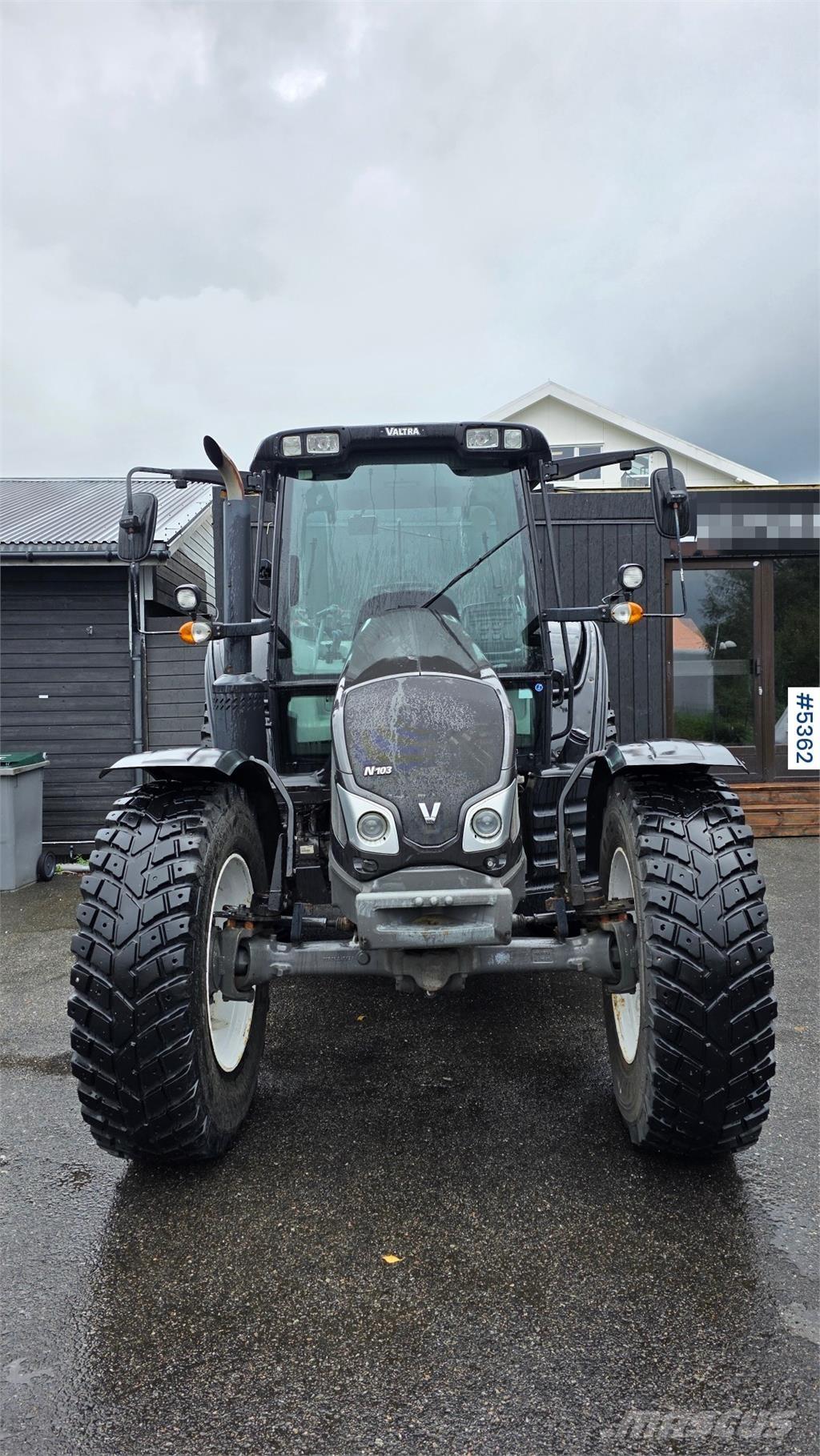 Valtra N103 Traktorji