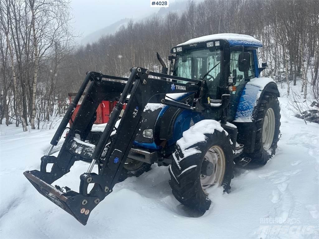 Valtra N122 Traktorji