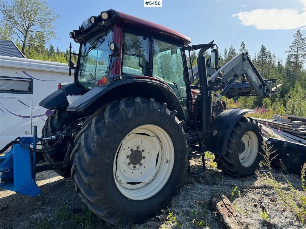 Valtra N123 Traktorji