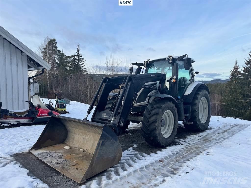 Valtra N134 Traktorji