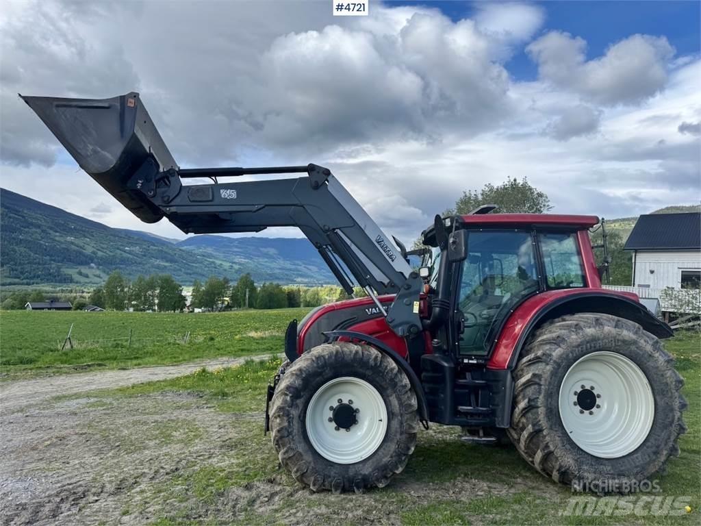 Valtra N142 Traktorji