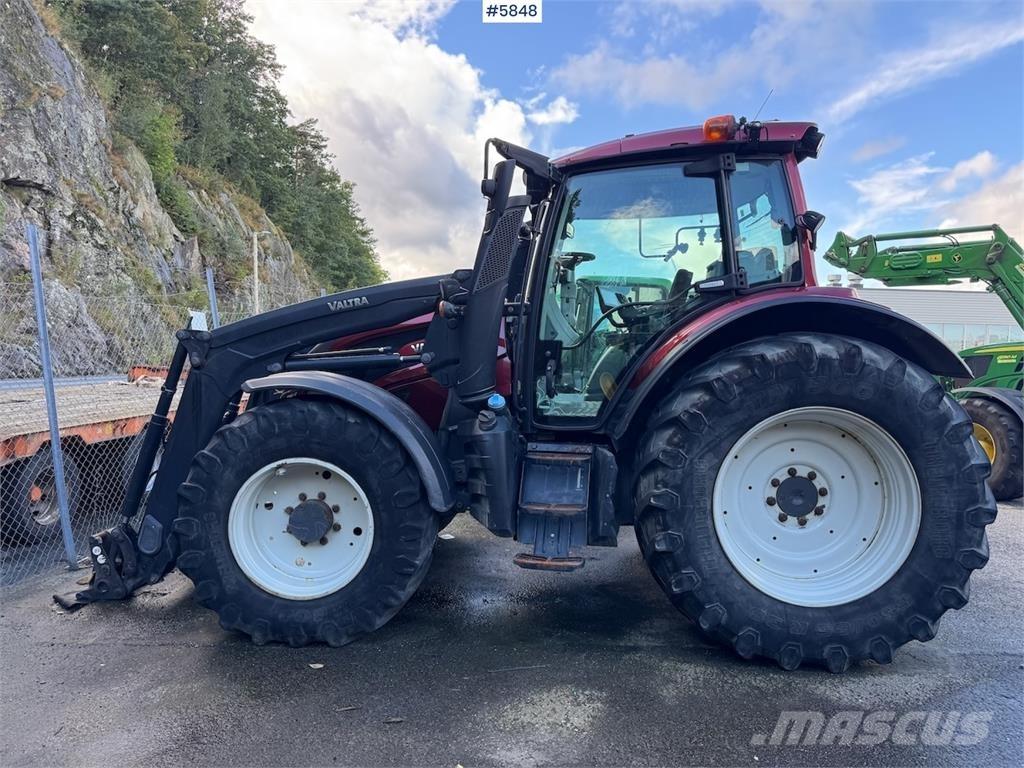 Valtra N174 Traktorji