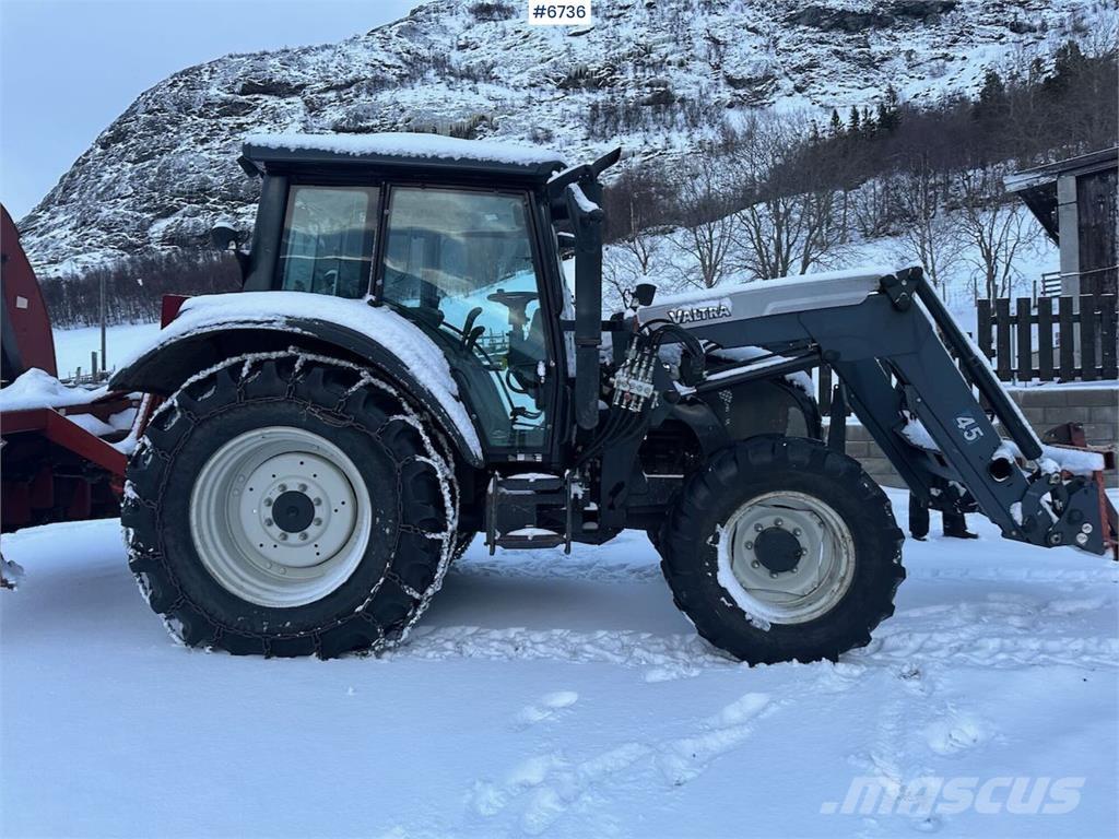 Valtra N92 Traktorji