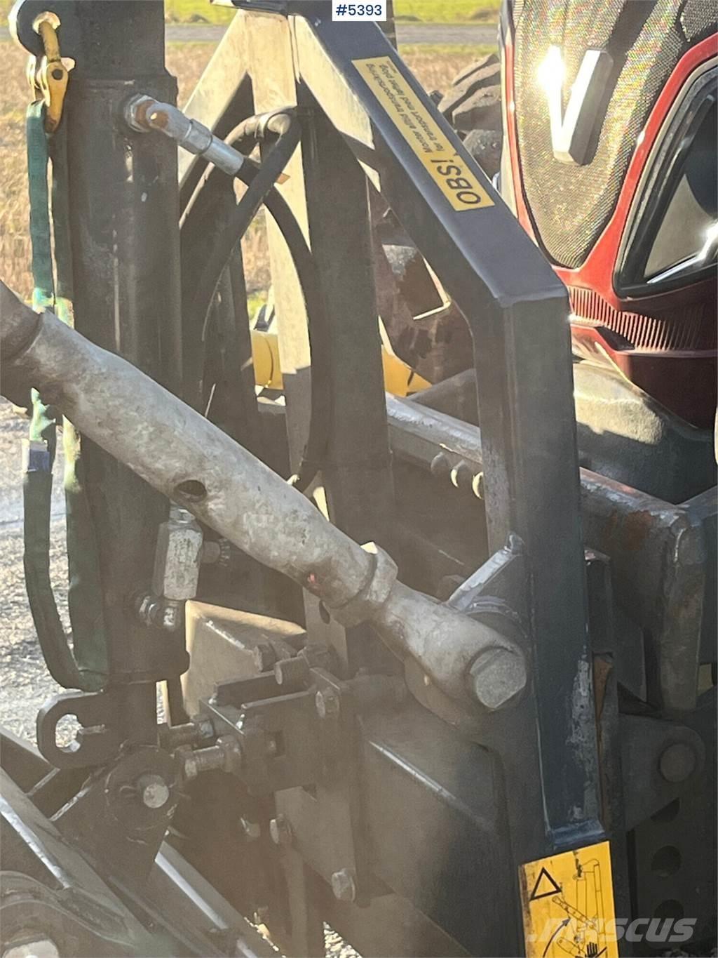 Valtra T174E Traktorji