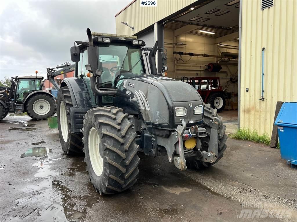 Valtra T182 Traktorji