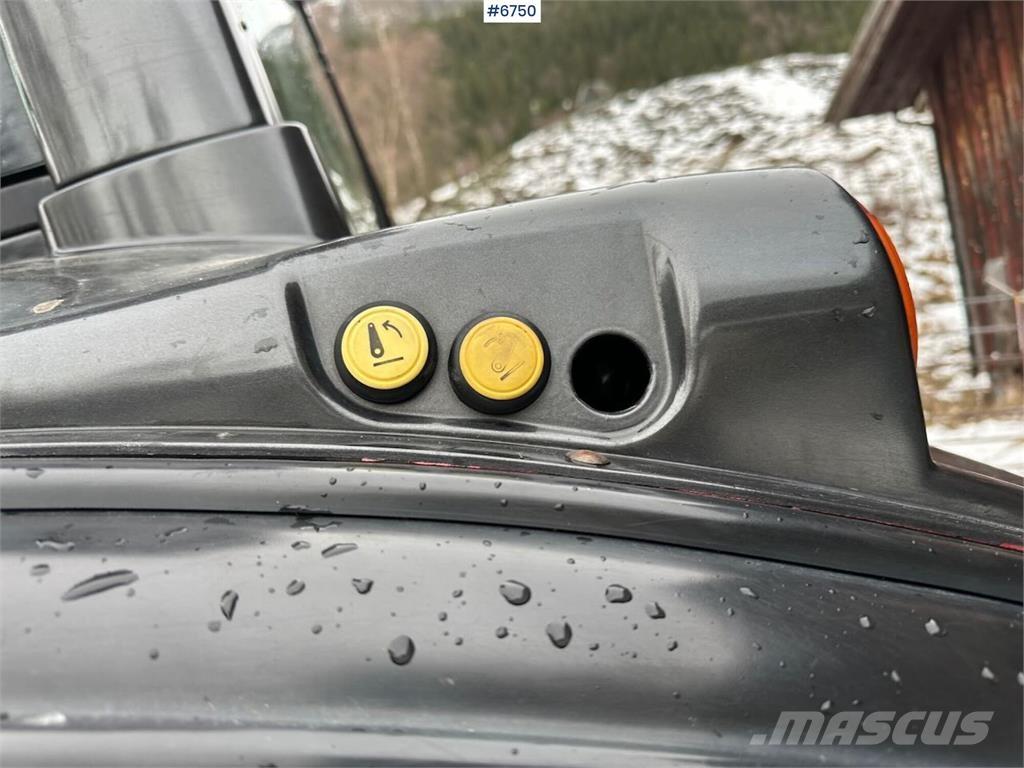 Valtra T190 Traktorji