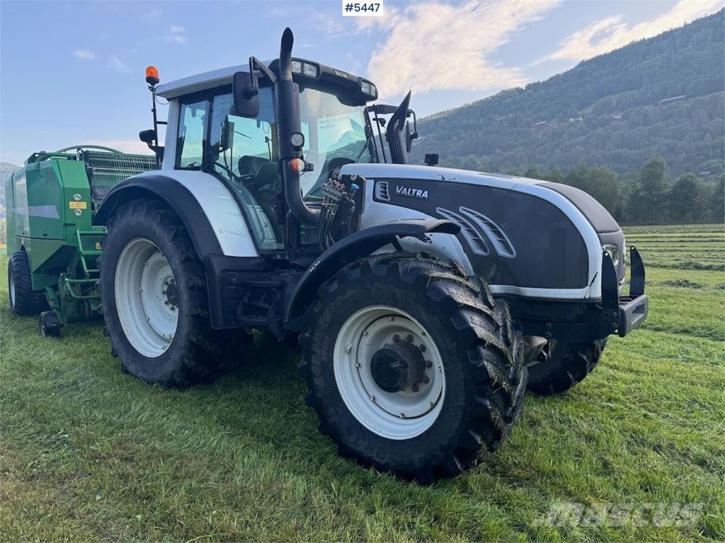 Valtra T202 Traktorji