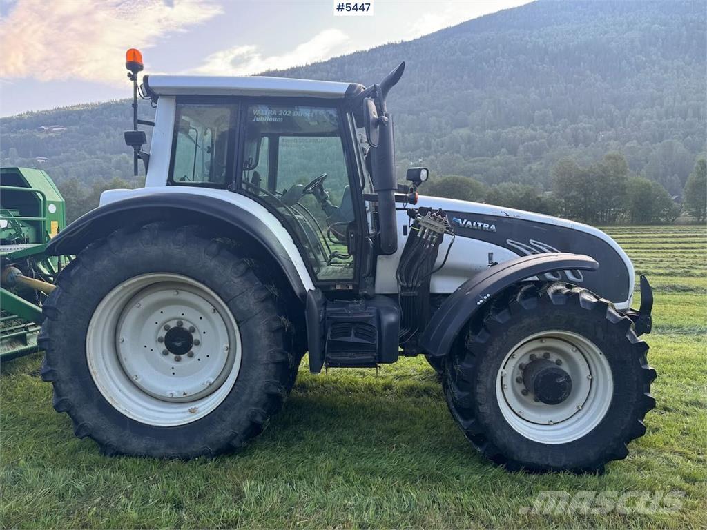 Valtra T202 Traktorji