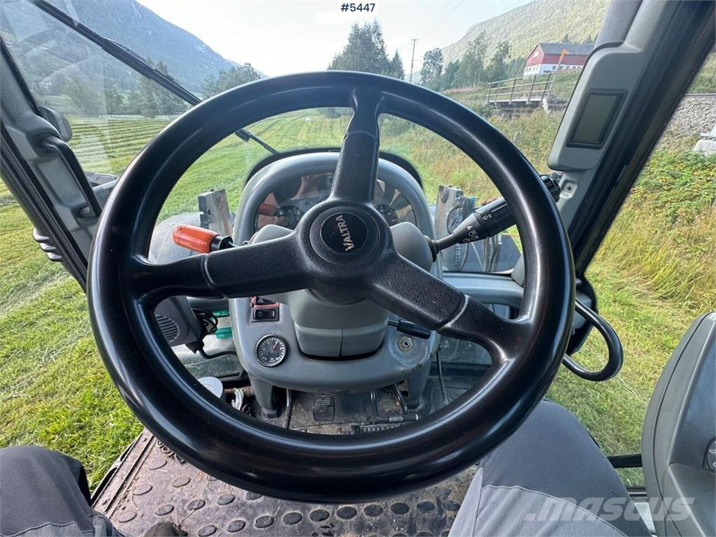 Valtra T202 Traktorji