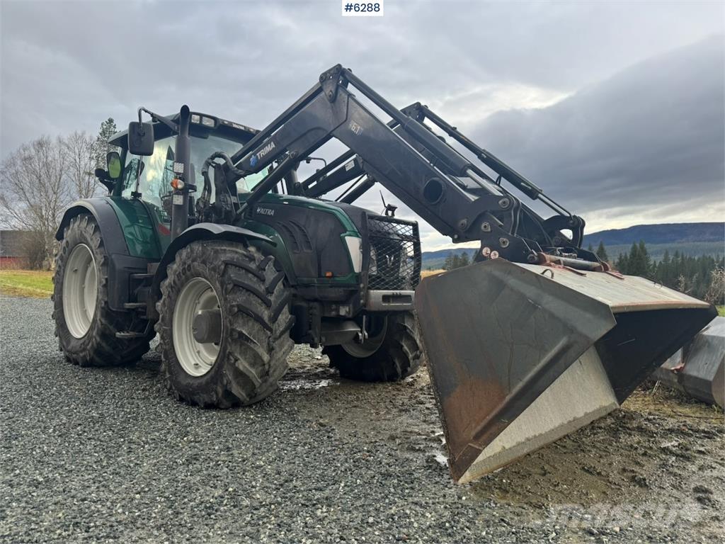 Valtra T203 Traktorji
