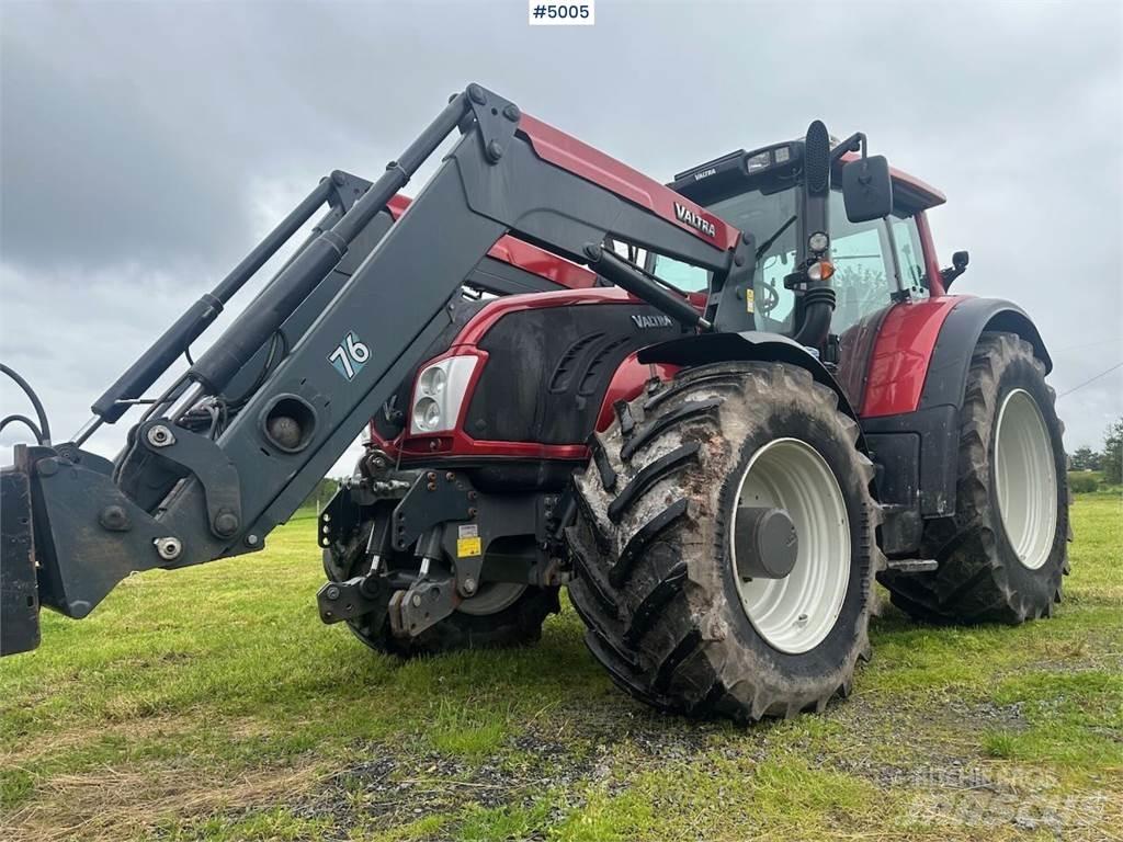 Valtra T213 Traktorji