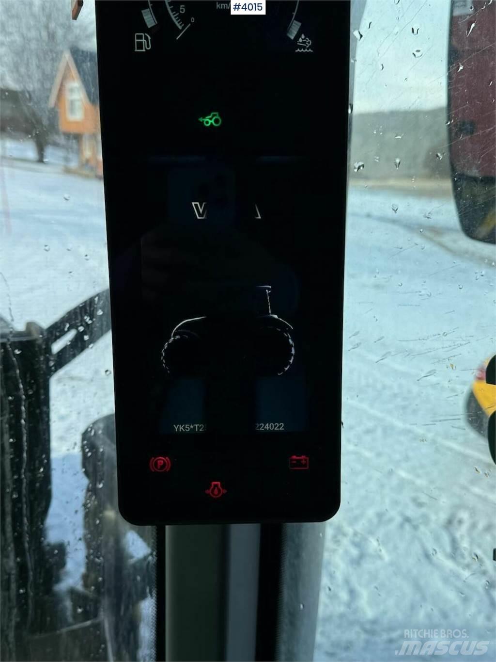 Valtra T255 Traktorji