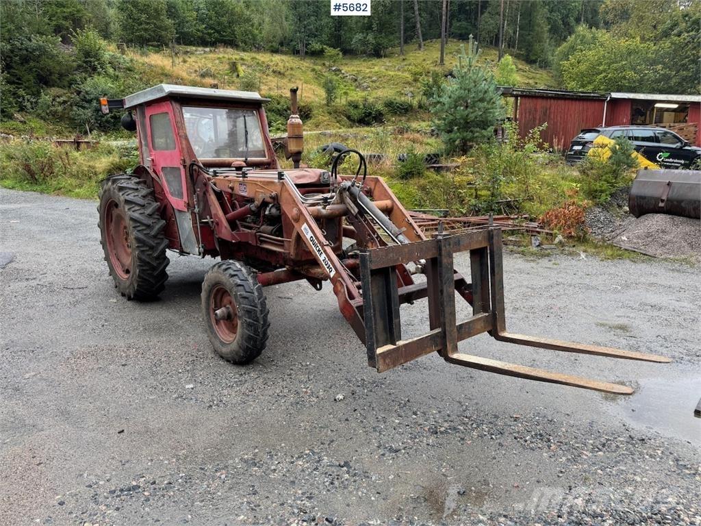 Volvo 400 Buster Traktorji