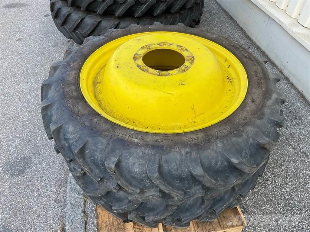  270/95R32 - 340/85R46 Gume, kolesa in platišča