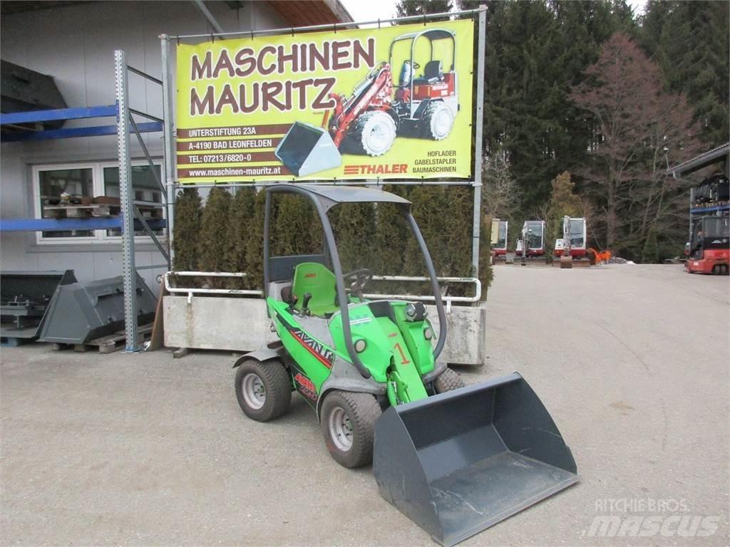 Avant 225 Čelni nakladalci in kopači