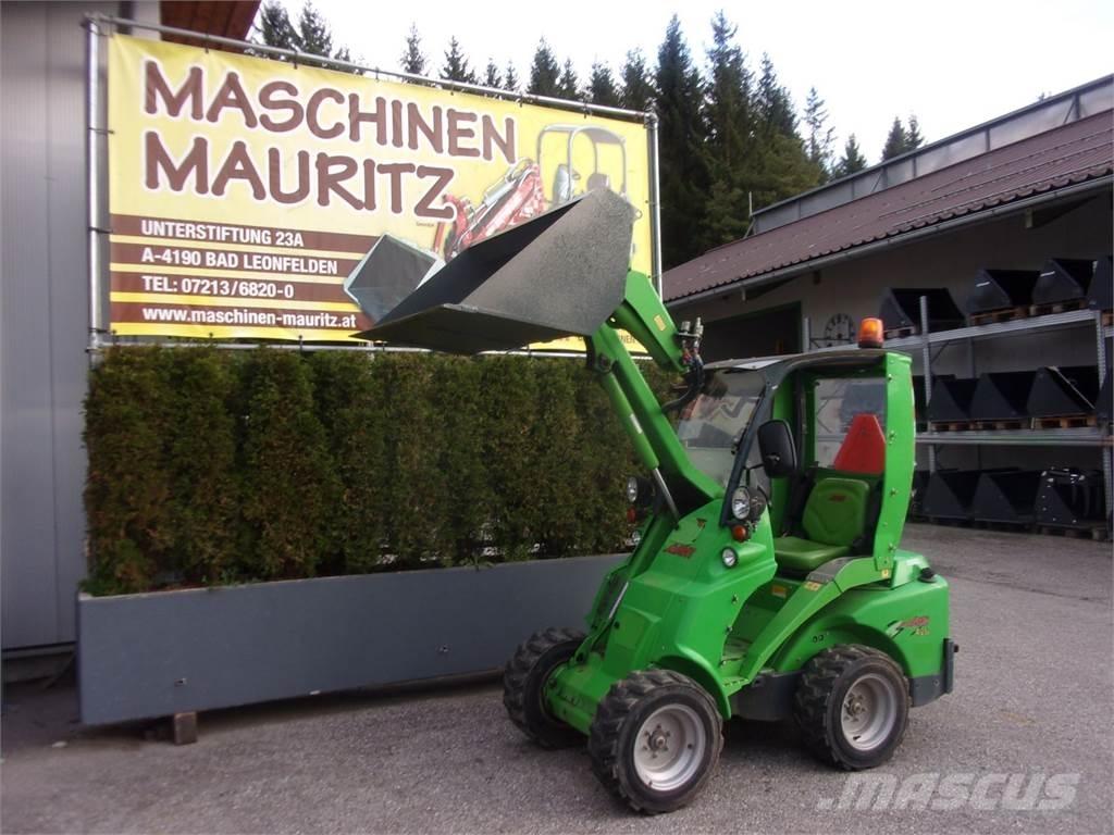 Avant 420 Čelni nakladalci in kopači
