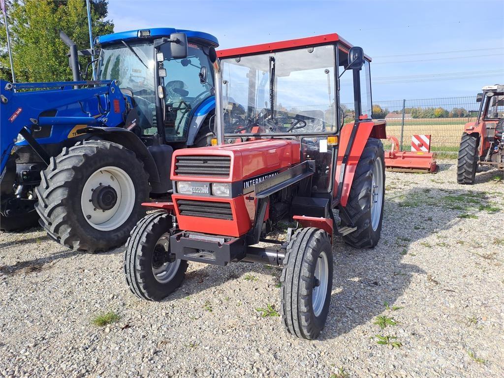 Case IH 533 Traktorji