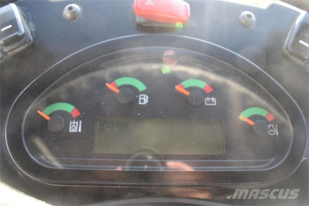 CAT 906M Kolesni nakladalci