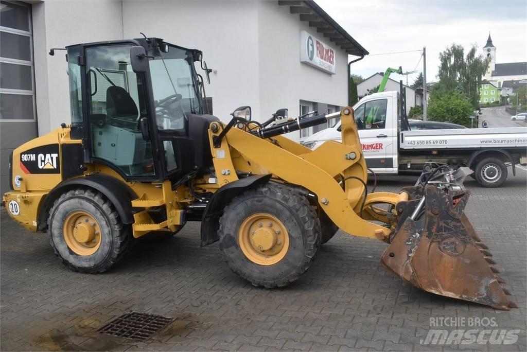 CAT 907M Kolesni nakladalci