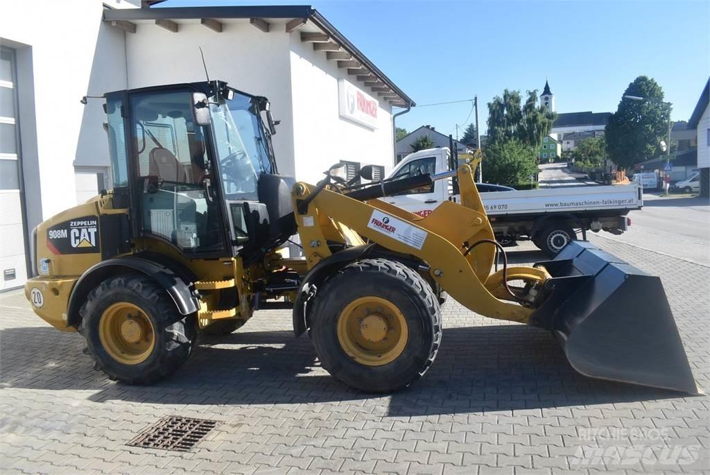 CAT 908M Kolesni nakladalci