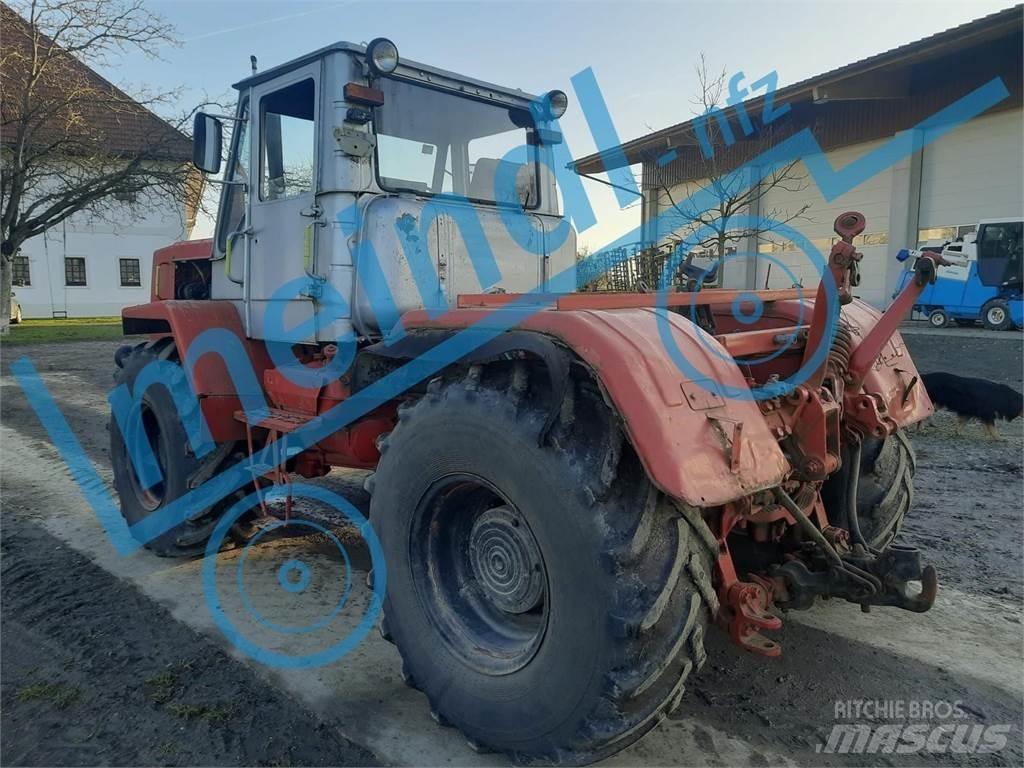 Charkow T 150 Traktorji