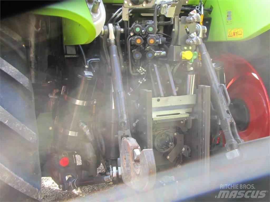 CLAAS Arion 440 Traktorji