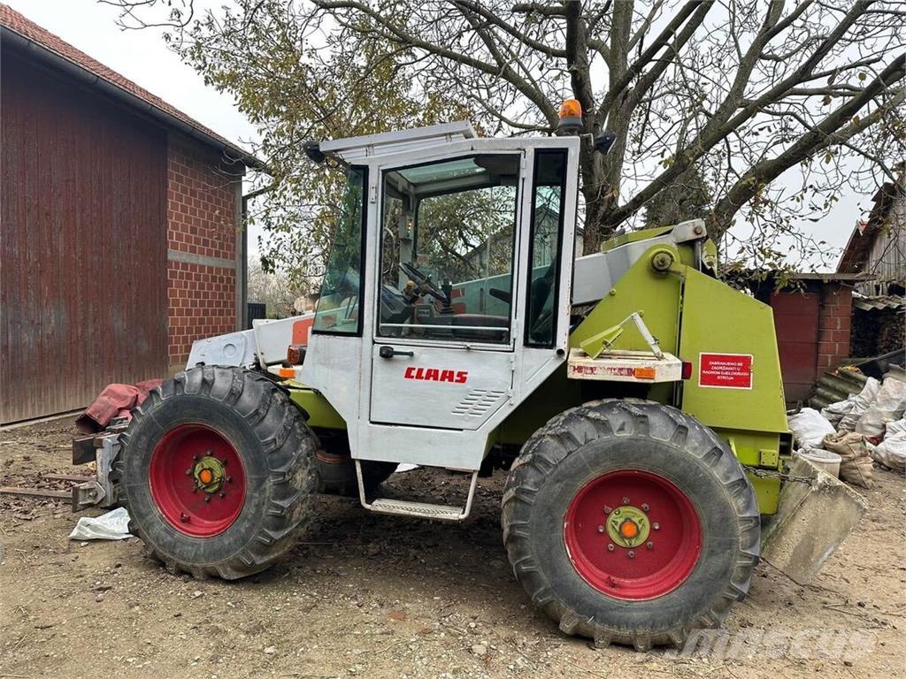 CLAAS Ranger 906 Teleskopski viličarji